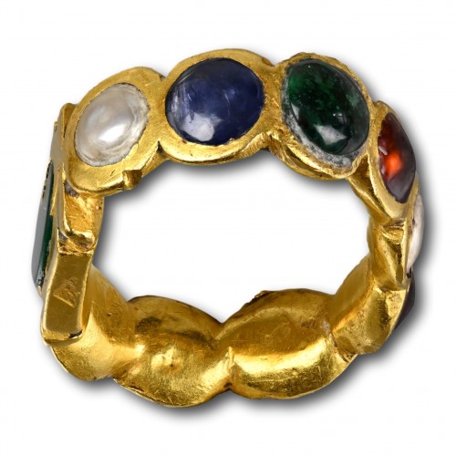 Antiquités - Gold, pearl, garnet, emerald and sapphire ring