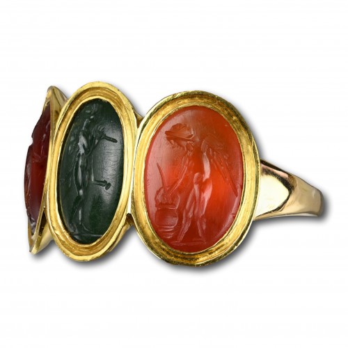 Georgian style gold ring with ancient roman intaglios, 1st - 2nd century AD - Antique Jewellery Style 