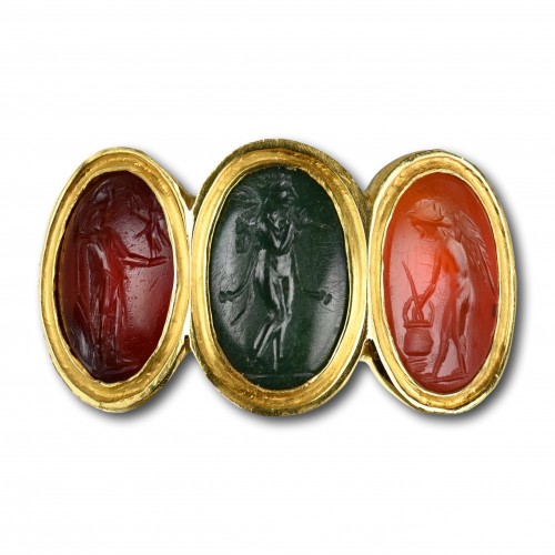 Georgian style gold ring with ancient roman intaglios, 1st - 2nd century AD - 