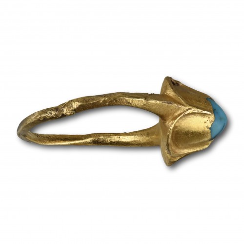  - Renaissance gold ring with a turquoise