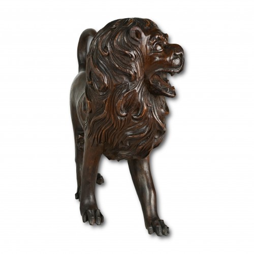 Sculpture baroque d'un lion marchant, Tyrol Italie milieu du XVIe siècle - 