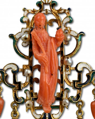 Gold, enamel and coral pendant. Trapani, Sicily, early 17th century. - Antique Jewellery Style 