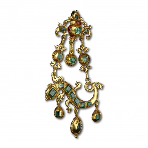 Antiquités - Emerald salamander pendant. Iberian or Spanish Colonial, 17th - 18th centur