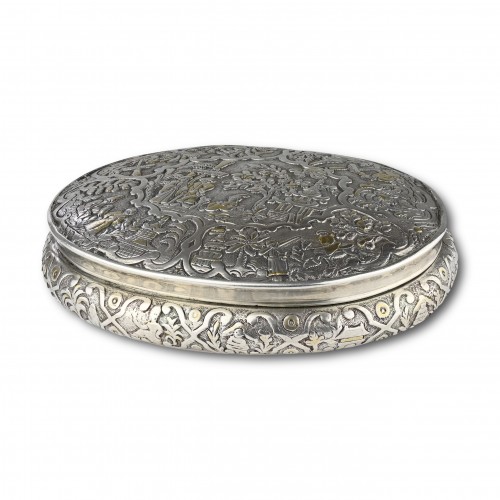 Early 18th century Partially fire gilt silver snuff box - 