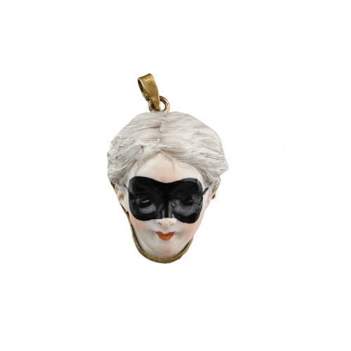 Enamelled porcelain patch box of a masked lady. French, 19th century. 