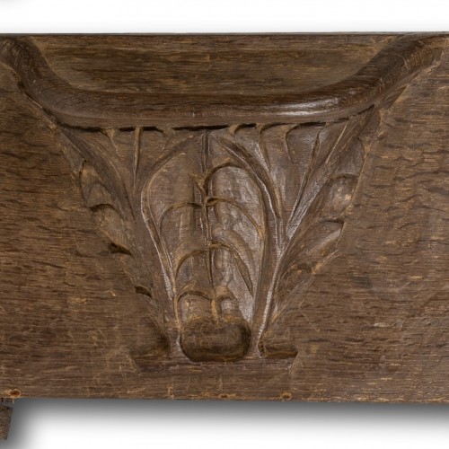 Two misericords with oak leaves and palm fronds - Architectural & Garden Style 