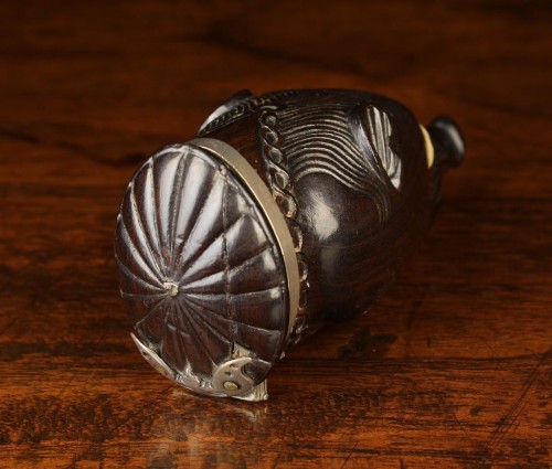 18th century - Silver and lignum snuff box of a boars head, 18th century