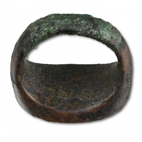 Egyptian bronze stirrup ring, New Kingdom Reign of Akhenaten, 1353-1335 BC - 