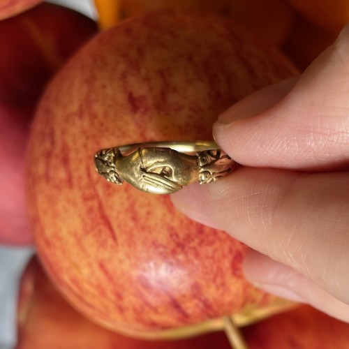 High carat gold fede ring. Probably English, late 16th / early 17th century - 