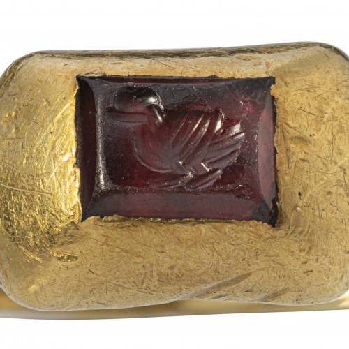 Roman gold ring with a garnet intaglio of a duck, 1stC BC - 1stC A - Antique Jewellery Style 