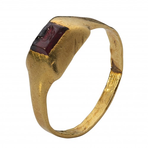 Antique Jewellery  - Roman gold ring with a garnet intaglio of a duck, 1stC BC - 1stC A