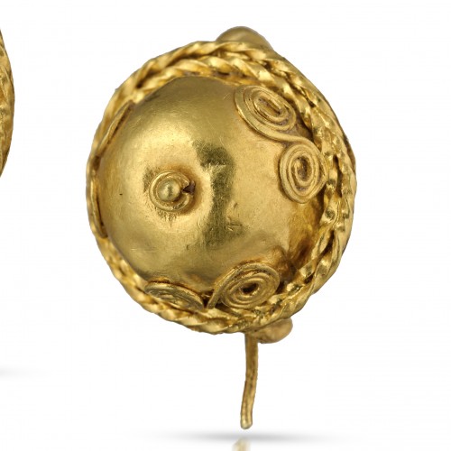 BC to 10th century - Pair of Ancient Roman gold earrings Circa 1st - 3rd century AD.