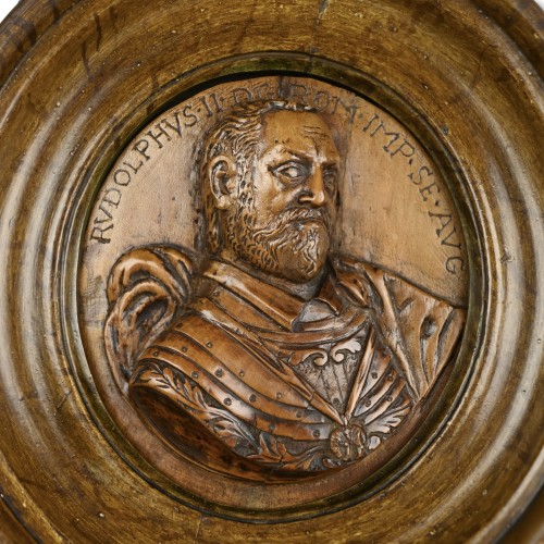 Framed fruitwood relief of Rudolf II, Holy Roman Emperor (c.1552 - 1612). - Decorative Objects Style 