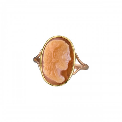 Gold ring with a cameo of the Roman Emperor Commodus in the guise of Hercul