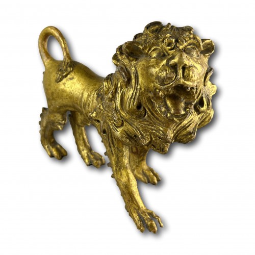 Lion baroque en bois doré, Italie milieu du XVIIIe siècle - Objet de décoration Style 