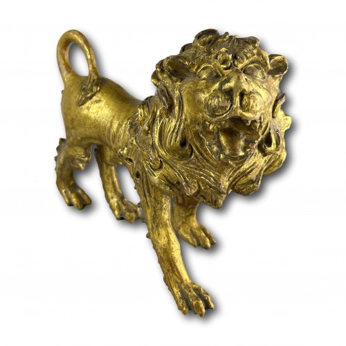 Antiquités - Lion baroque en bois doré, Italie milieu du XVIIIe siècle