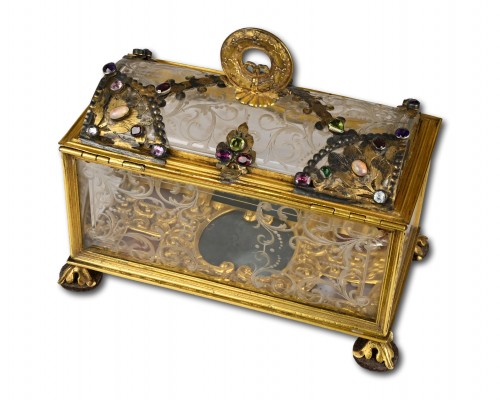 XVIIe siècle - Coffret en cristal de roche et bronze doré attribué à l'atelier de Giovanni Battista Metellino.