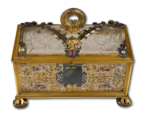 Antiquités - Coffret en cristal de roche et bronze doré attribué à l'atelier de Giovanni Battista Metellino.