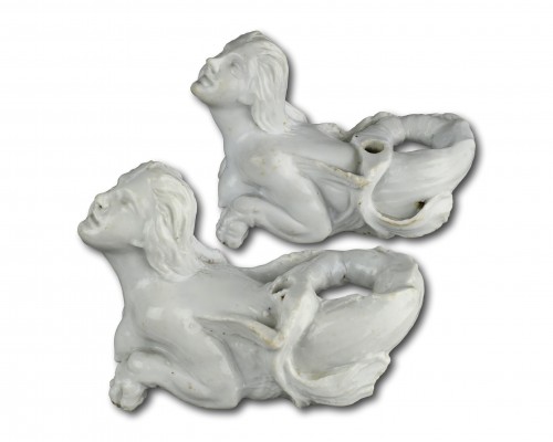 Supports de meubles en porcelaine représentant des nymphes aquatiques - Matthew Holder