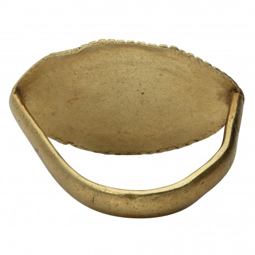 Fine Ancient Greek gold almond shaped ring, 4th / 5th century BC - 