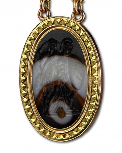 Pendentif en or avec une intaille de Persée et Andromède, XVIIe - XVIIIe siècle - Bijouterie, Joaillerie Style 