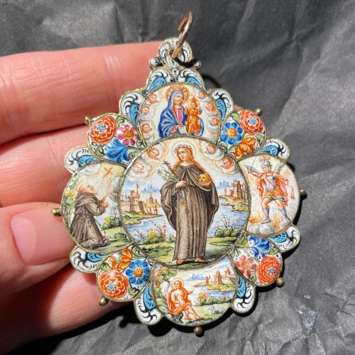 Antiquités - Large gold and enamel pendant 17th century