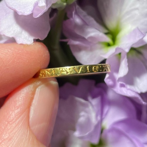 Medieval gold ring  &quot;amie en vvs es ma vie ave m&quot;, 13th century - 