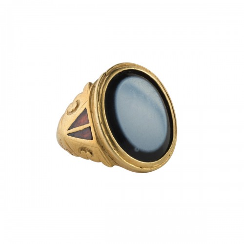 Important Migration period ring with garnets. Eastern Europe, 4th-5th centu