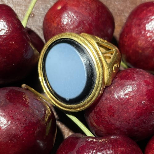 Important Migration period ring with garnets. Eastern Europe, 4th-5th centu - 