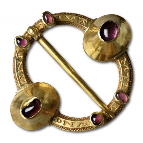 Antique Jewellery  - Medieval gold &amp; garnet set annular brooch, 13th 14th century