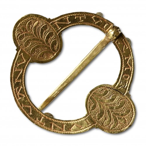 Medieval gold &amp; garnet set annular brooch, 13th 14th century - 