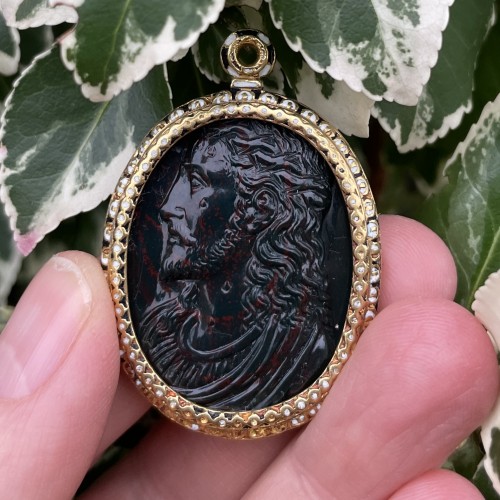  - Renaissance gold and enamel pendant with a cameo of Christ and the Virgin