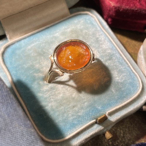 Late 19th century Gold ring with an Ancient Roman carnelian marriage gem - 