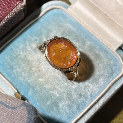 Late 19th century Gold ring with an Ancient Roman carnelian marriage gem - 