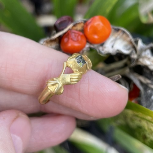 Antiquités - Diamond set gold betrothal ring Dutch mid 17th century