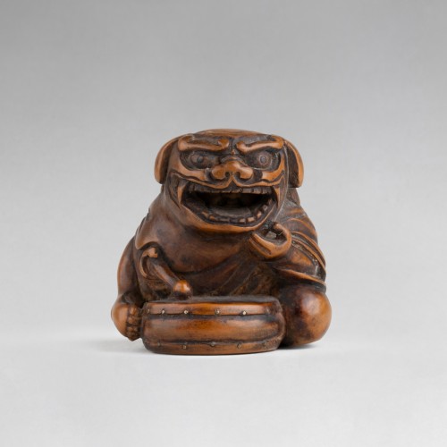 Asian Works of Art  - Netsuke by Sansho – Shishimaï Wood sculpture, Japan Edo