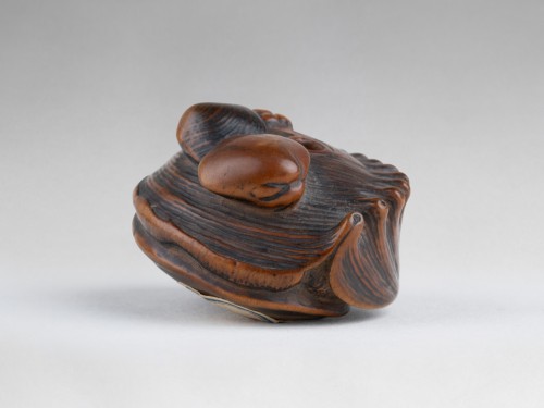 Netsuke par Tomonobu – Coquillages Palourdes sur un ormeau, Japon Edo - 