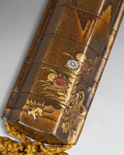 Petit inro de forme hexagonale en laque d’or du japon urushi, Japon EDO - Reflets des Arts