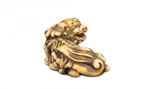 Netsuke – modèle en ivoire sculpté Shishi, Japon Edo