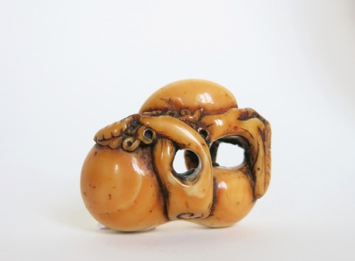 Netsuke - Rongeur sur une calebasse en ivoire. Japon Edo - Arts d