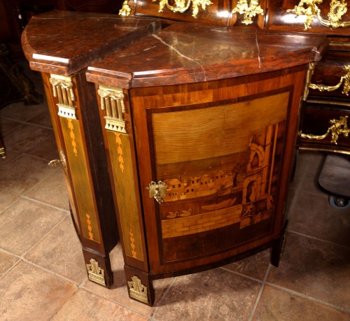 Antiquités - Pair of corner cabinets with architectural scenes, stamped Caumont