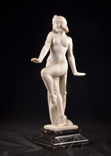 20th century - large  Dancer In Carrara Marble, Art Deco, - Alberto Saccardi (1883-1956)