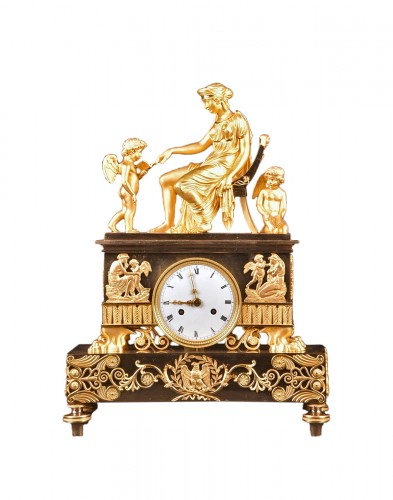 Large Empire Mantel Clock in Gilt Bronze "Cupid and Venus"
