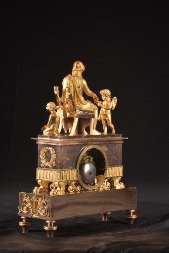 XIXe siècle - Cupidon et Venus,, pendule de cheminée Empire en bronze doré