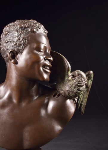 19th century - Bust of an African man with a parrot, Hermann Gladenbeck (1827-1918) 