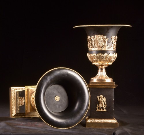 Napoléon III - Large pair of late 19th Century Bronze Urns