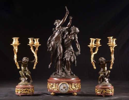 Napoléon III - Grande pendule trois pièces en bronze doré, bronze et marbre d'après Clodion