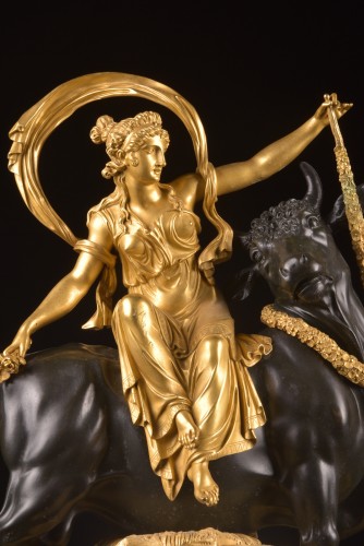 Antiquités - The Abduction of Europe, early 19th century bronze clock