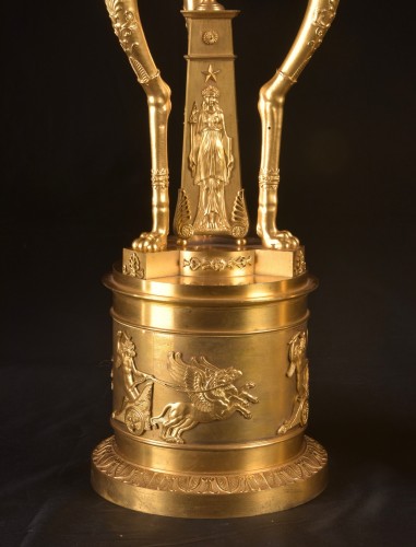 XIXe siècle - Paire de grands brûle-parfums en bronze doré, vers 1810