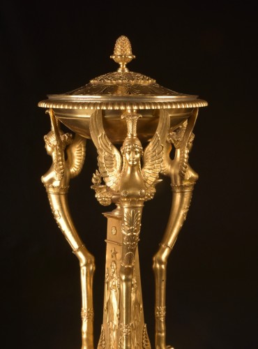 Empire - Paire de grands brûle-parfums en bronze doré, vers 1810